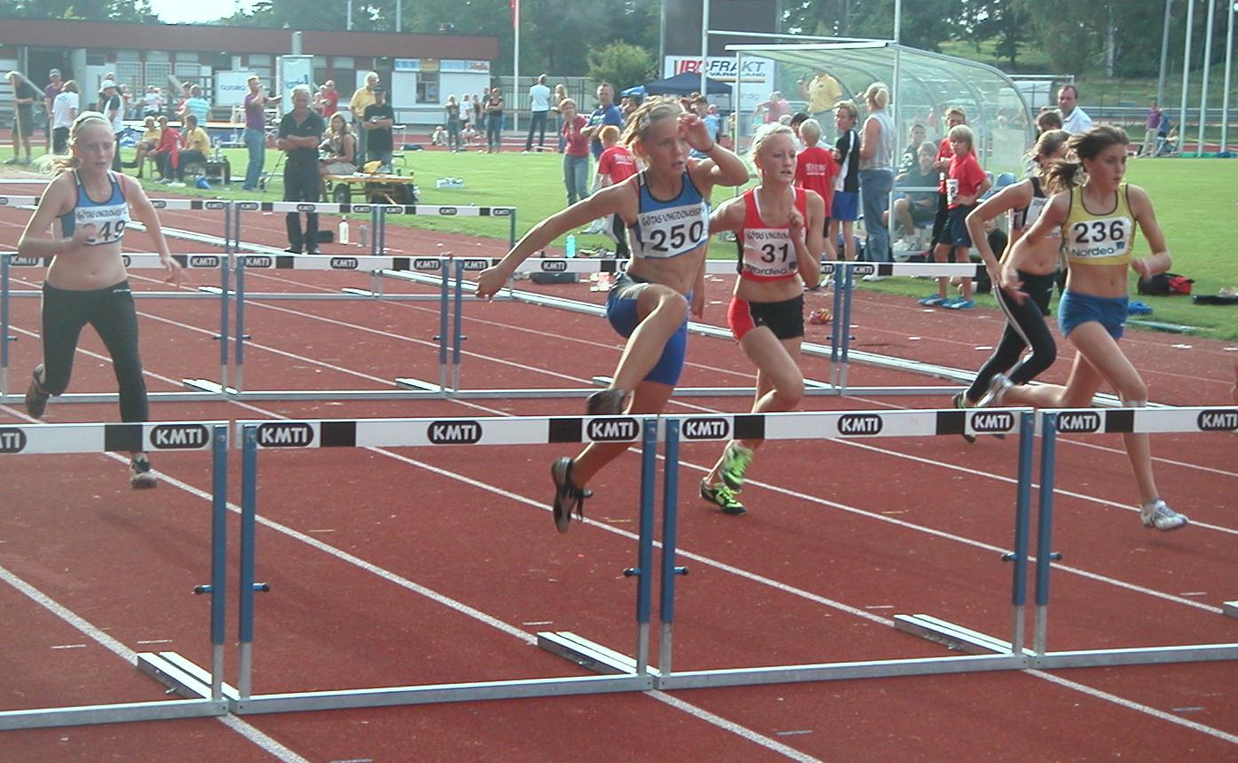 Moa Larsson och Erica Fredriksson, 60 meter hck